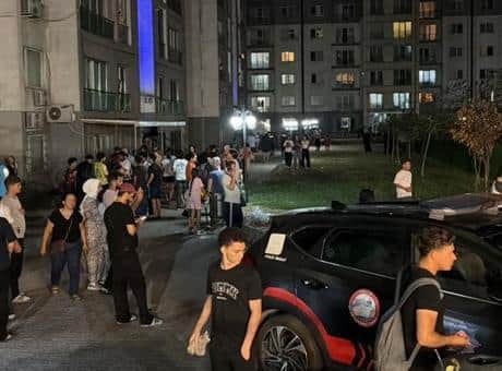 Esenyurt’ta site otoparkında araç yangını! Dumandan etkilenen 27 kişi hastaneye kaldırıldı