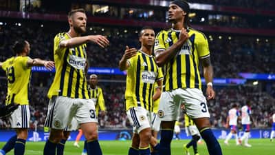 Fenerbahçe deplasmanda Lyon'u yıktı geçti: Şampiyonlar Ligi'nde hasret sona erdi