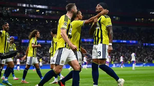 Hasret sona erdi Fenerbahçe 18 yıl sonra UEFA Şampiyonlar Ligi'nde!
