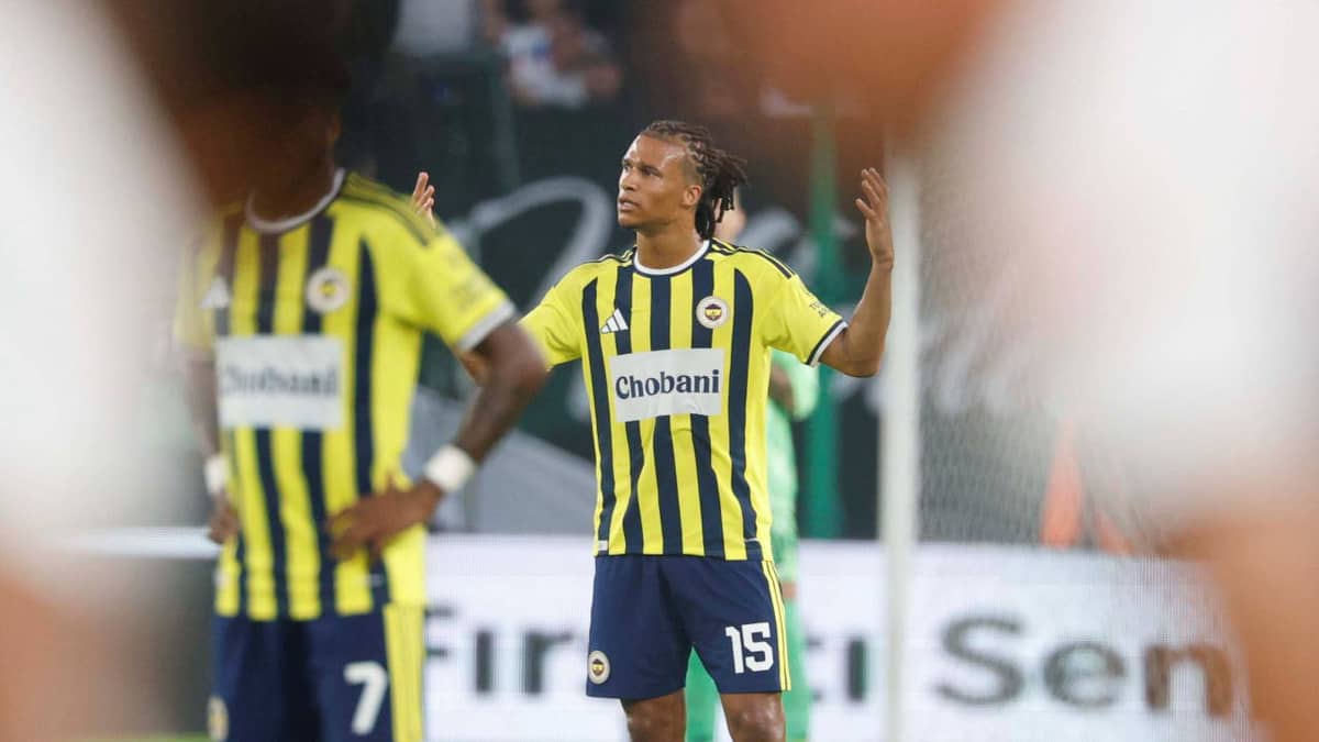 Fenerbahçeli Nathan Ake'den özeleştiri: 'Kendi kendimize maçı zorlaştırdık'
