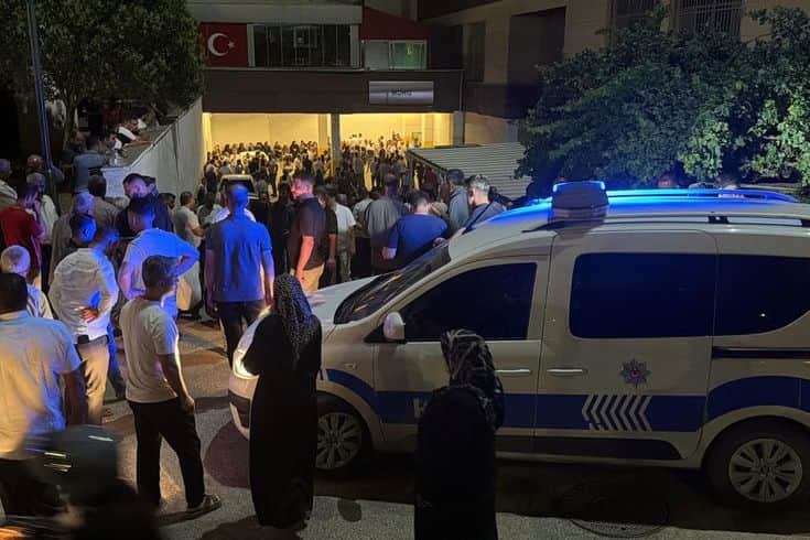 Komşu ölüm saçtı! Komşu ölüm saçtı!