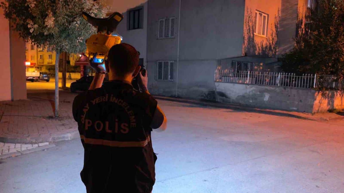 İnegöl'de Tüfekli Saldırı: 1 Yaralı İnegöl'de Tüfekli Saldırı: 1 Yaralı