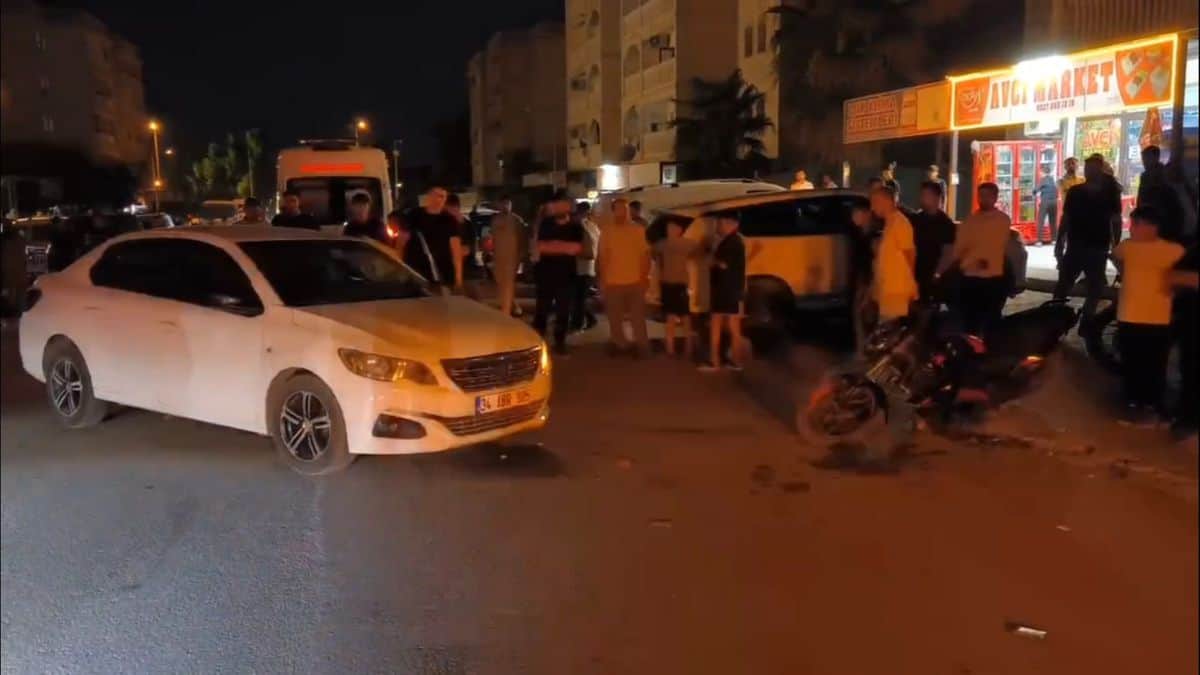 Nusaybin'de kaza sonrası bıçaklı kavga: 3 yaralı Nusaybin'de kaza sonrası bıçaklı kavga: 3 yaralı