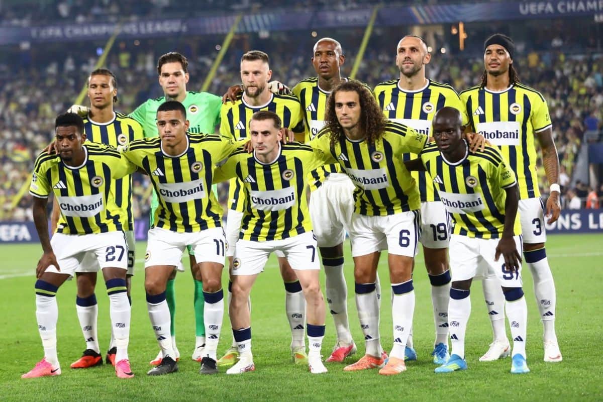 Fenerbahçe Lyon ile 1-1 Berabere Kaldı Fenerbahçe Lyon ile 1-1 Berabere Kaldı
