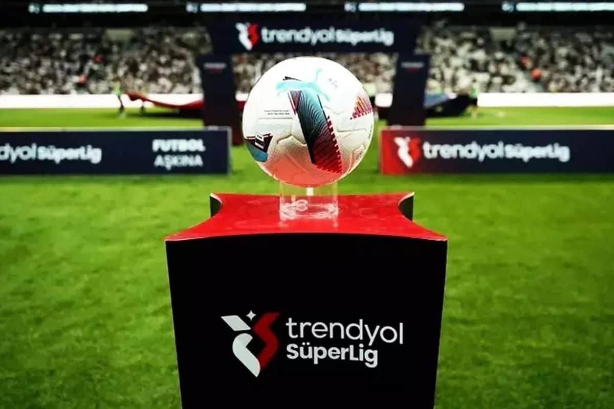 Kadro değeri en düşük ikinci takımdı! Süper Lig'de haftayı lider bitirdiler Kadro değeri en düşük ikinci takımdı! Süper Lig'de haftayı lider bitirdiler