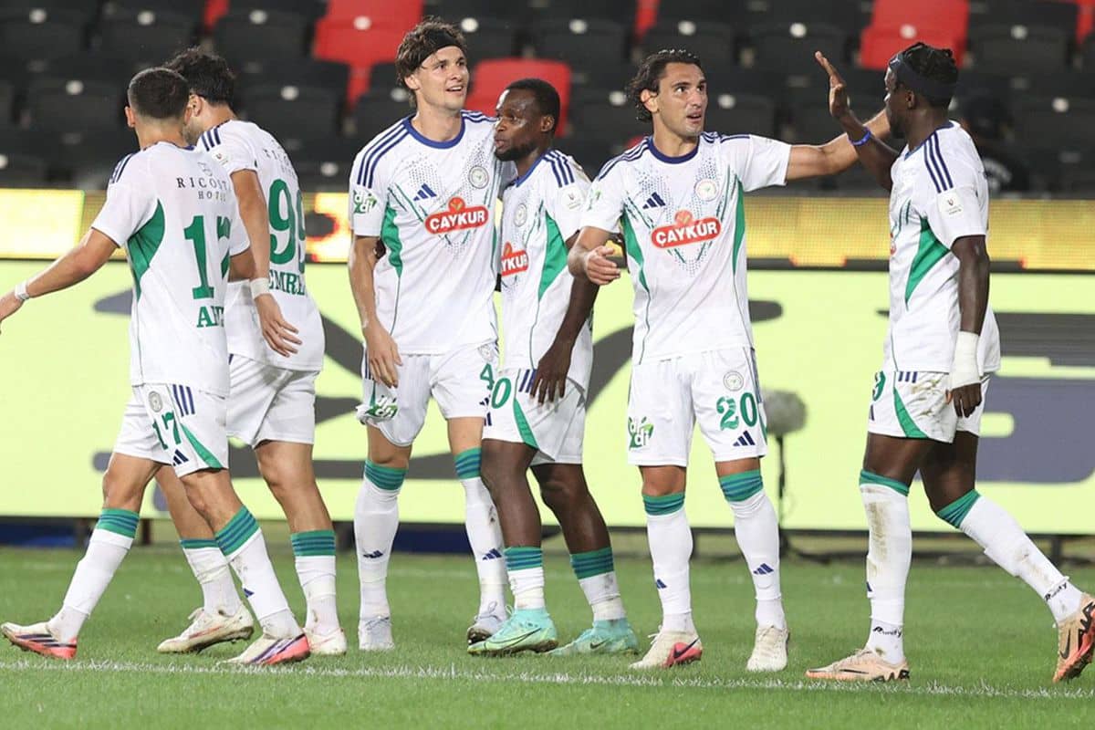 4 şut çekip 2 gol attılar ve kazandılar! Süper Lig'de ilginç maç 4 şut çekip 2 gol attılar ve kazandılar! Süper Lig'de ilginç maç