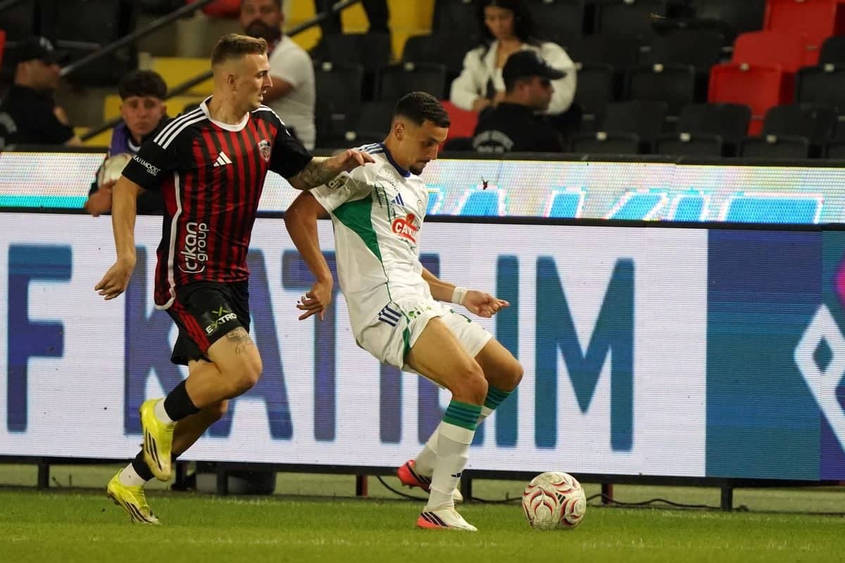Rizespor, Gaziantep'i 2-1 Devirdi Rizespor, Gaziantep'i 2-1 Devirdi