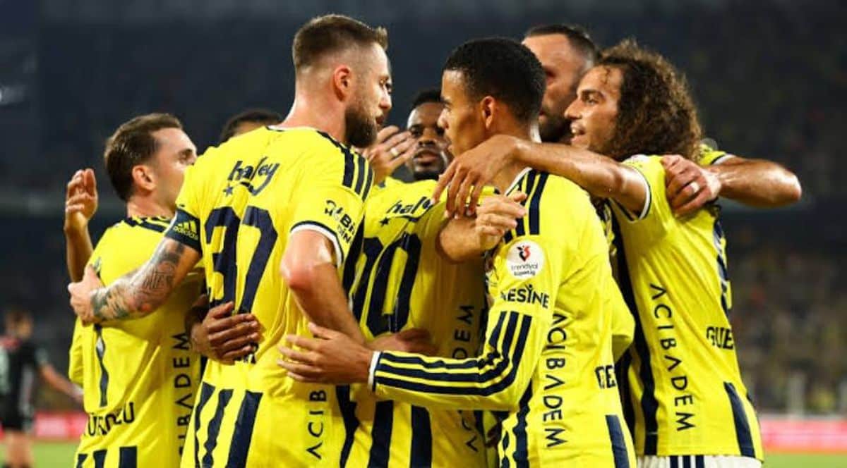 Fenerbahçe Transfer Haberleri: SON DAKİKA Fenerbahçe'de yeni transfer olacak mı, hangi mevki alınacak? Fenerbahçe Transfer Haberleri: SON DAKİKA Fenerbahçe'de yeni transfer olacak mı, hangi mevki alınacak?