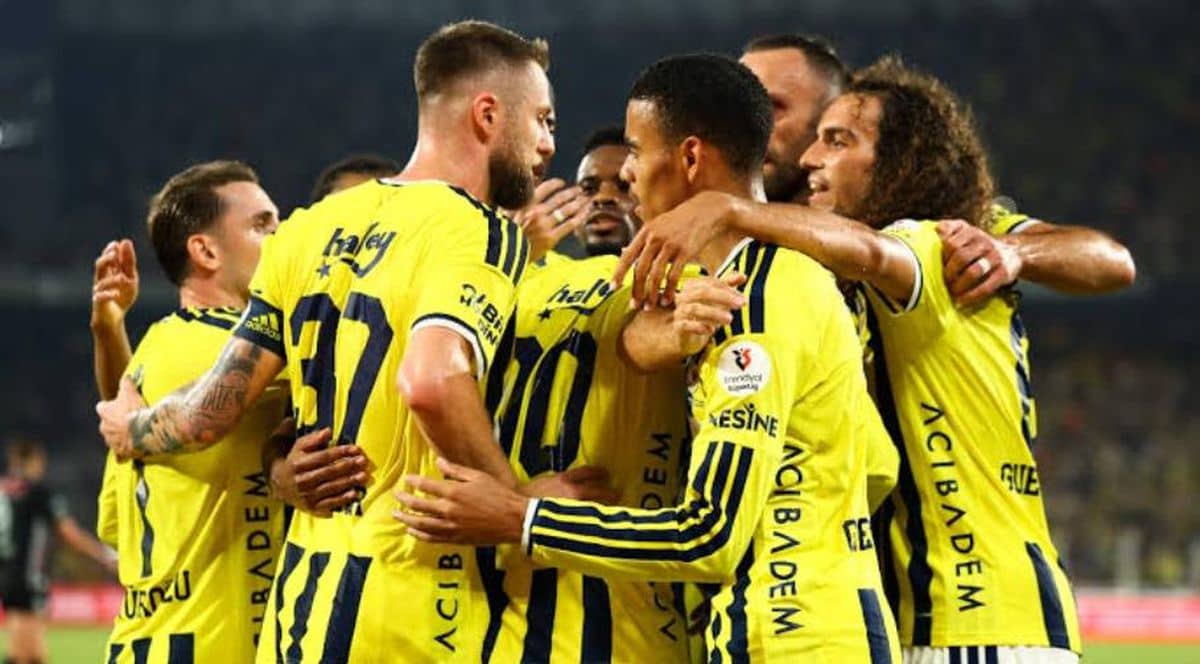 Fenerbahçe Transfer Haberleri: SON DAKİKA Fenerbahçe'de yeni transfer olacak mı, hangi mevki alınacak? Fenerbahçe Transfer Haberleri: SON DAKİKA Fenerbahçe'de yeni transfer olacak mı, hangi mevki alınacak?
