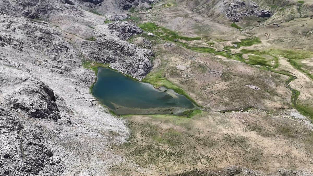 Munzur Dağları'nda Eylül Ayında Kar Sürprizi: Kepir Yaylası'nda Kar Topu Keyfi Munzur Dağları'nda Eylül Ayında Kar Sürprizi: Kepir Yaylası'nda Kar Topu Keyfi