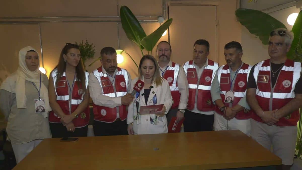 Kademeli emeklilikle adalet isteyenler Kadıköy'den seslendi: Bu meseleyi seçim sandığı gelmeden çözelim Kademeli emeklilikle adalet isteyenler Kadıköy'den seslendi: Bu meseleyi seçim sandığı gelmeden çözelim