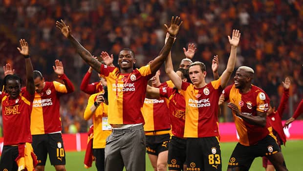 Galatasaray'da galibiyet üçlüsü Rafael Leao ve Batrakov'dan! Galatasaray'da galibiyet üçlüsü Rafael Leao ve Batrakov'dan!
