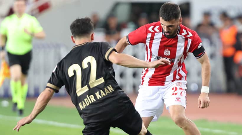 Sivasspor evinde Manisa FK'ya takıldı Sivasspor evinde Manisa FK'ya takıldı