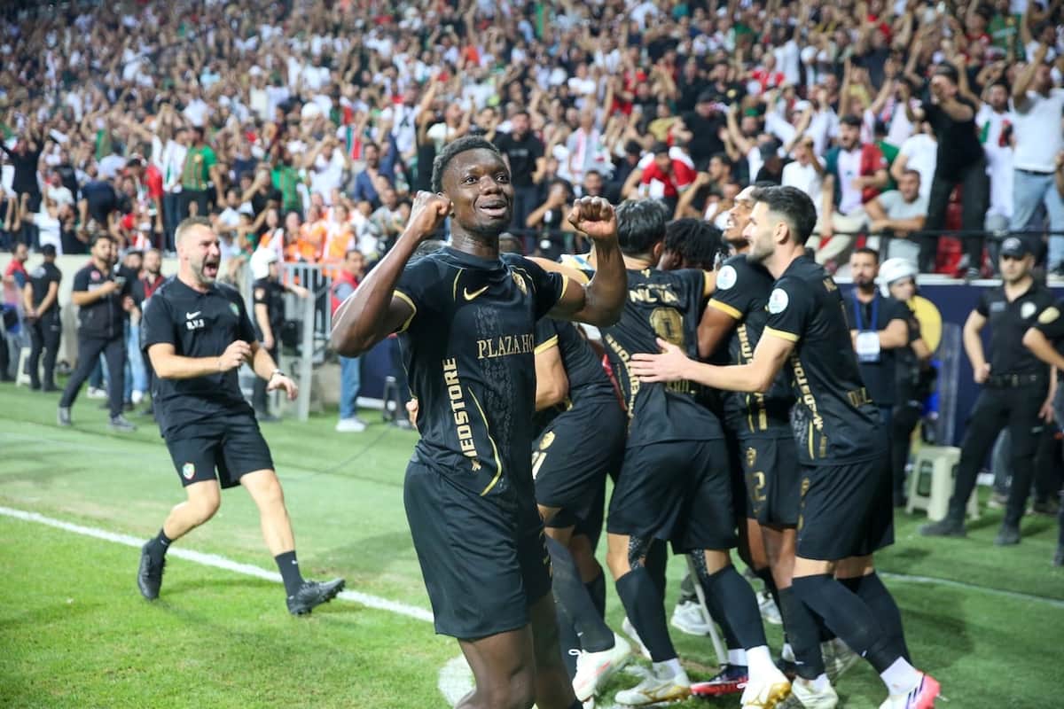 Amedspor'dan Trabzonspor'a olay gönderme Amedspor'dan Trabzonspor'a olay gönderme