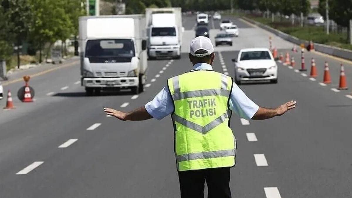 Üsküdar’da ‘kamu düzeni’ tedbiri: Bazı yollar trafiğe kapatılacak Üsküdar’da ‘kamu düzeni’ tedbiri: Bazı yollar trafiğe kapatılacak